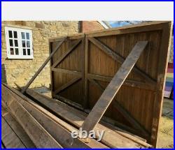 6ft Wooden driveway gates 326cm wide Great Condition