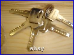 Gate Lock for wooden driveway gates, garages and sheds. Stainless steel 70mm 5 key
