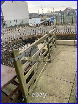 Large wooden farm driveway Double gate (can Deliver)