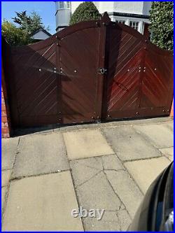 Pair Of Wooden Gates Width 282 X 165 Lowest Point 124