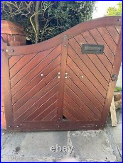 Pair Of Wooden Gates Width 282 X 165 Lowest Point 124