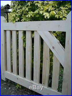 Redwood Wooden -Driveway Pair of Gates 4ft High