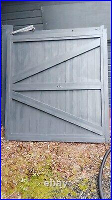 Used wooden gate painted anthracite, pick up only. 1675 mm wide. X 1.770 mm high