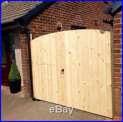 WOODEN DRIVEWAY GATES! 6FT HIGHEST POINT x 13FT WIDE