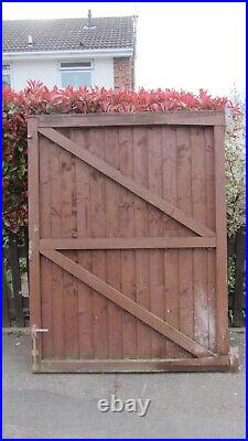 WOODEN GATE 71 HIGH 4ft 6 WIDE WITH HINGES AND DROP BOLT