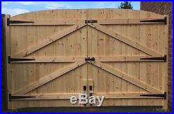Wooden Driveway Gates! 5ft 6 High X 10ft Wide (5ft Each Gate)