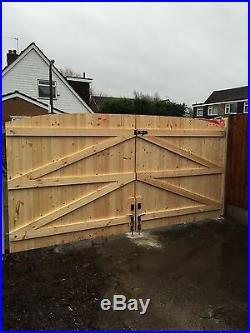Wooden Driveway Gates! 6ft High 10ft 6 Wide (total Width) Free Hinges & Lock