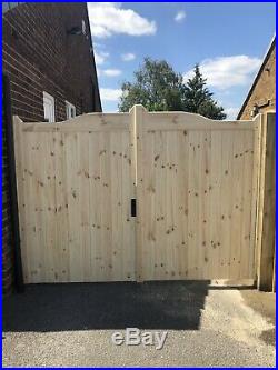 Wooden Gun Barrel Style Driveway Gates 6ft High X 12 Ft Wide For Oldschool