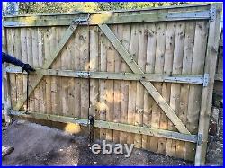 Wooden driveway Gates, Garden gate, Featheredge Gates, includes Ironmongery