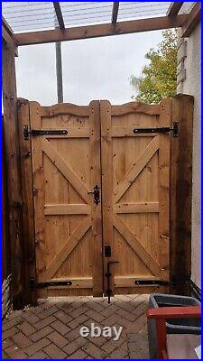 Wooden driveway gate, 2x h 190cm w 220cm heavy duty, Total W440 Cm