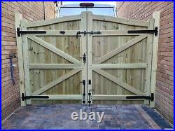 Wooden driveway gate h 1.8m w 2.4m heavy duty frame 7x10cm